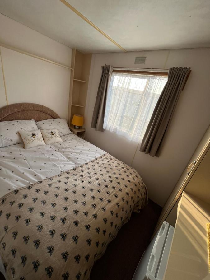 The Samanda Van Newport Caravan Park Hotel Hemsby Exterior photo