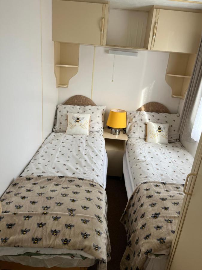 The Samanda Van Newport Caravan Park Hotel Hemsby Exterior photo